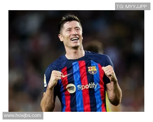 莱万转投巴萨引发拜仁球迷愤怒指责其忘恩负义情绪高涨 莱万转投巴萨引发拜仁球迷愤怒指责其忘恩负义情绪高涨